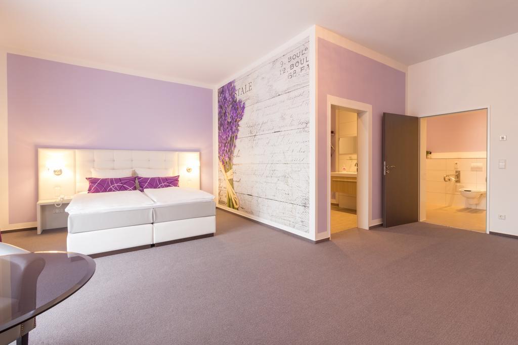 Marina Niederhavel Hotel Brandenburg  Ngoại thất bức ảnh