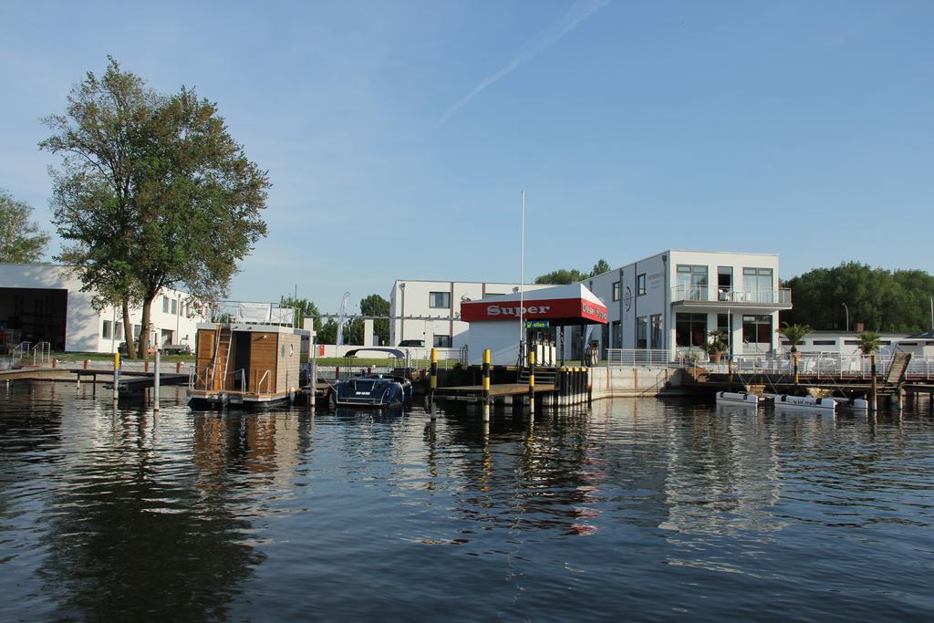 Marina Niederhavel Hotel Brandenburg  Ngoại thất bức ảnh