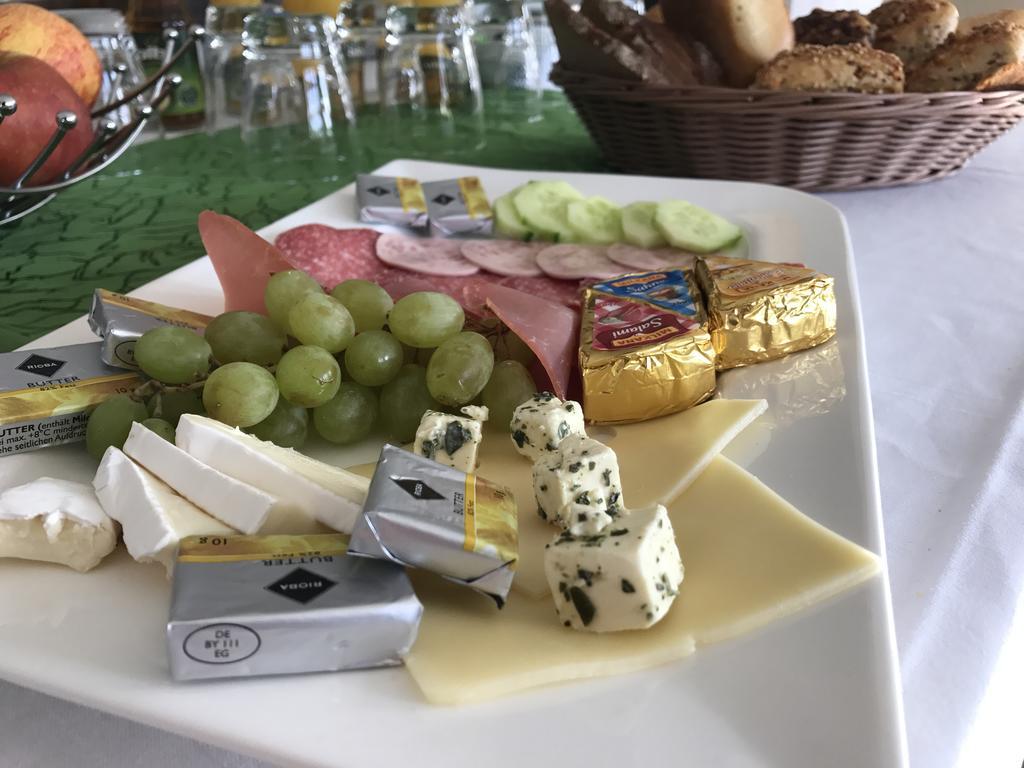 Marina Niederhavel Hotel Brandenburg  Ngoại thất bức ảnh